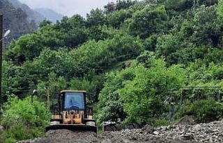 Osmaniye’de şiddetli yağıştan dolayı kapanan...