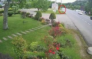 Otomobil kontrolden çıkarak bahçelik alana devrildi:...