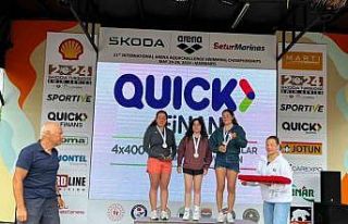 Polatlılı yüzücüden 3 altın madalya