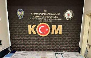 Polis, tefecilikle 25 milyonluk vurgun yapan 9 kişiyi...