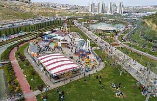 Şahinbey Belediyesi 663 parkıyla yaza hazır