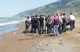 Samandağ sahilinde erkek cesedi bulundu