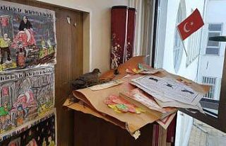 Sınıfın davetsiz misafiri yusufçuk kuşu, yuvasını...