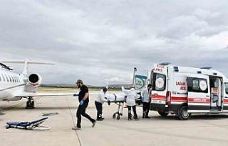 Umre’de rahatsızlanan vatandaş ambulans uçakla...