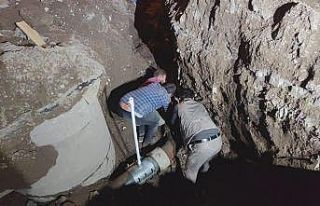 3 bin nüfuslu beldenin içme suyu şebekesini taş...