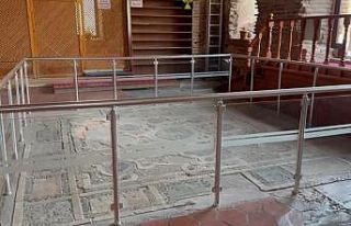 4 imparator taç giydi, o bölüm hala korunuyor