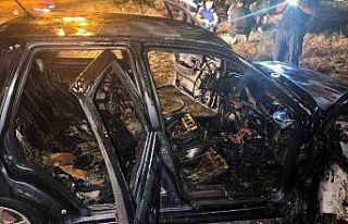 Benzin kaçağı sebebiyle park halindeki otomobil...