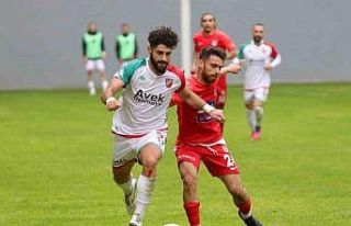 Enes Nalbantoğlu, iki yıl daha Karşıyaka’da
