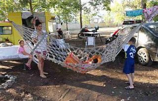 Hem doğa ile iç içe hem ekonomik: Karavan ve çadır...