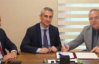 İmzalar üniversitedeki spor tesislerinin yenilenmesi...