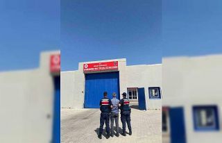 Kardeşini kasten öldürdüğü için aranan şahsı...