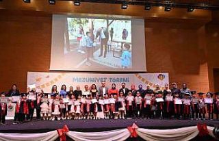 Kepez’in kreşlerinde mezuniyet töreni heyecanı