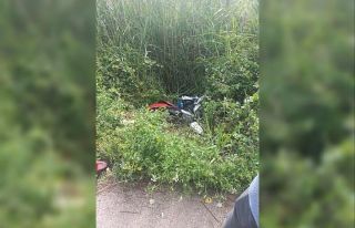 Motosiklet ile su kanalına düşen sürücü hayatını...