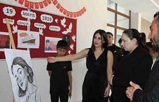 Öğrencilerden yılsonu sergisi ve şiir dinletisi