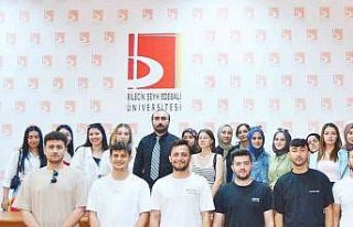 Öğrencilerin kariyerine yön verecek seminerler...