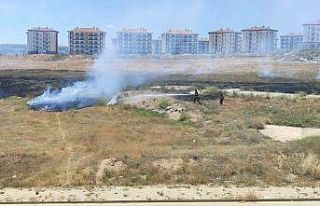 Ot yangını yerleşim yerlerine sıçramadan söndürüldü