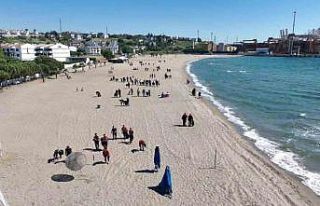 Plajları temizlediler: 1 saate 200 torba çöp çıktı