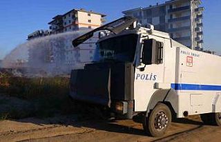Polis TOMA ile yangına müdahale etti