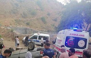 Sason’da otomobil takla attı: 5 yaralı