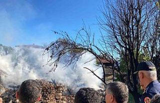 Sinop’ta çıkan yangında 5 ev küle döndü