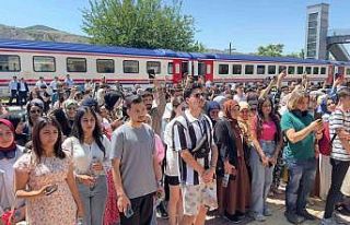Üniversite öğrencileri için trenle Palu gezisi...