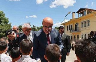 Vali Demirtaş, çocuklarla bir araya geldi