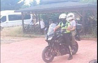 YKS’ye geç kalan öğrencileri polis yetiştirdi