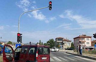 Afyonkarahisar’da kaza: 4 kişi yaralandı