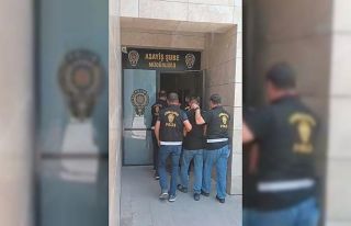 Arkadaşlık vaadiyle kandırdığı 5 kişiden 574...