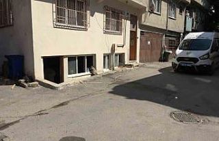 Bodrum katta çıkan yangında yaşlı adam hayatını...