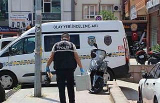 Boşanma aşamasındaki eşine bıçakla saldırdı,...