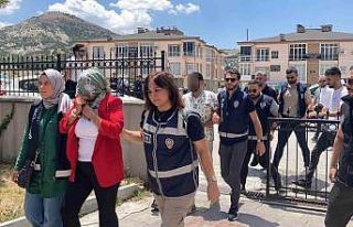 Burdur’da fuhuş operasyonu: 4 gözaltı