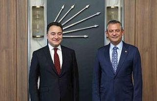 CHP Genel Başkanı Özel ile DEVA Partisi Genel Başkanı...