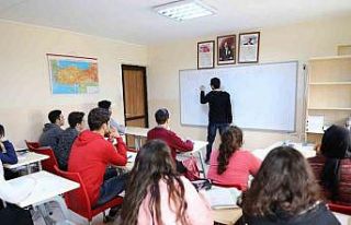 Denizli Büyükşehirden ücretsiz YKS kursu