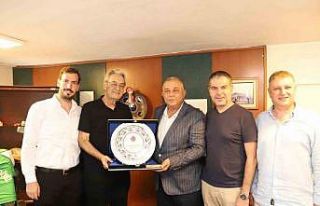 Düzce TSO yönetimi eski başkanları unutmadı