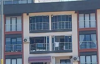 Erdek’te 5’inci kattan düşen çocuk hayatını...