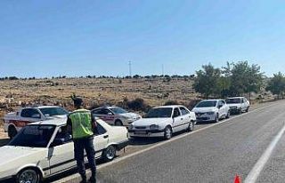 Gaziantep’te emniyet kemeri denetiminde 20 sürücüye...