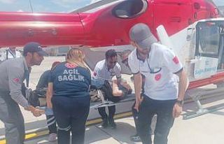 Göğüs ağrısı şikayeti olan hasta için helikopter...