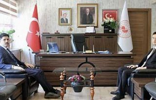 İki kaymakam bir araya geldi