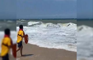 İstanbul’da riskli bölgede denize girdi, ölümle...