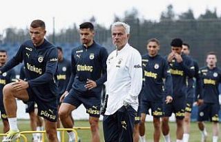 Jose Mourinho, sistemini Fenerbahçe’ye işliyor