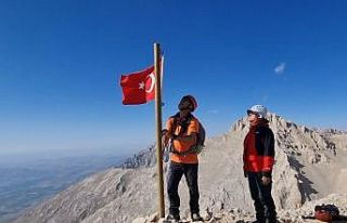 Kırşehir’de dağcılar, 3 bin 560 metrelik Eznevit...