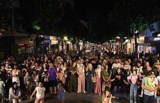 Milli Kuvvetler Caddesi trafiğe kapandı, sanata...