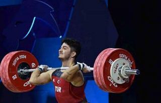 Muhammed Furkan Özbek: "Ülkemizden halter adına...