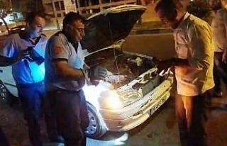 Otomobilin motoruna giren kediyi itfaiye çıkardı
