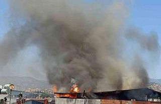 Saniyeler içinde koskoca çatı alevlere teslim oldu