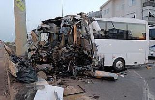 Turistleri taşıyan midibüs kaza yaptı, çok sayıda...