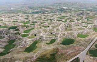 Turizme kazandırılması beklenen dolinler tarımda...