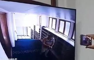 Yalova’da camiden ayakkabı hırsızlığı kamerada