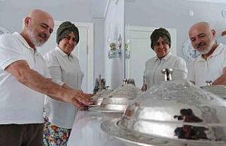 Antika meraklısı gurbetçi ailenin evi müzeyi andırıyor